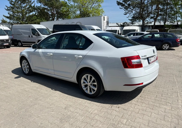 Skoda Octavia cena 53800 przebieg: 218245, rok produkcji 2018 z Wisła małe 326